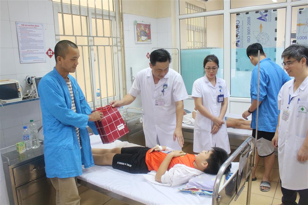 Tết Trung thu cho bệnh nhân nhi tại Bệnh viện Đa khoa tỉnh Hải Dương